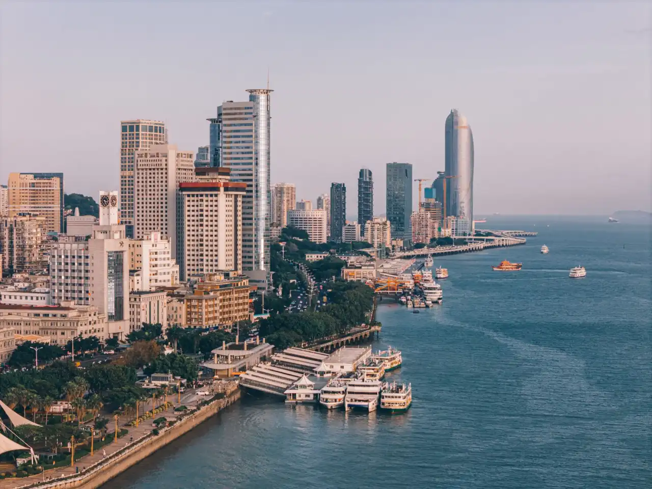 山东近海渔业资源监测中波浪浮标与水质浮标协同布设方案正文配图 2