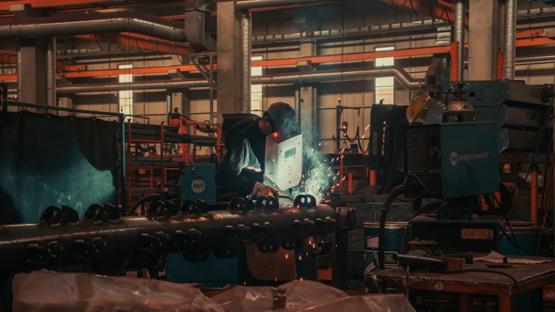 青岛海洋监测设备技术解析：水质浮标与波浪浮标的数据采集精度对比封面图