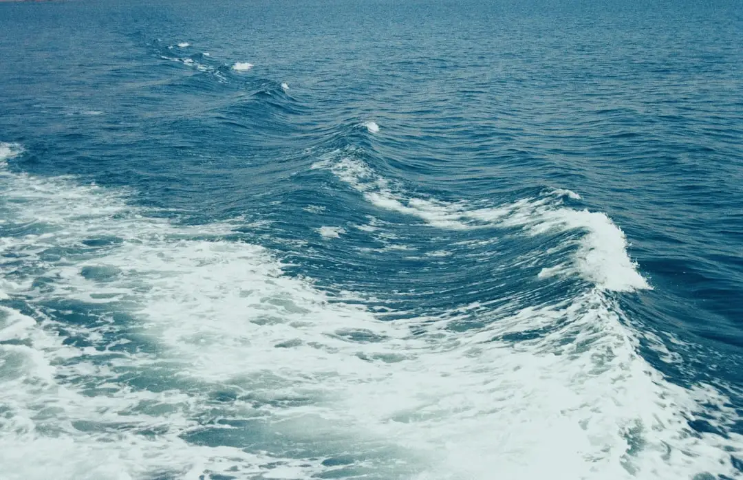 青岛海洋监测设备技术迭代与水质浮标应用场景解析