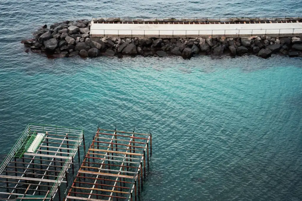 青岛海洋监测设备技术迭代与水质浮标应用场景解析